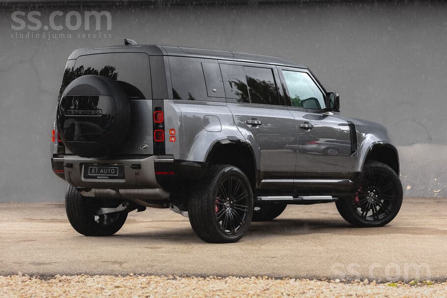Land Rover Defender (2021) — 3/20