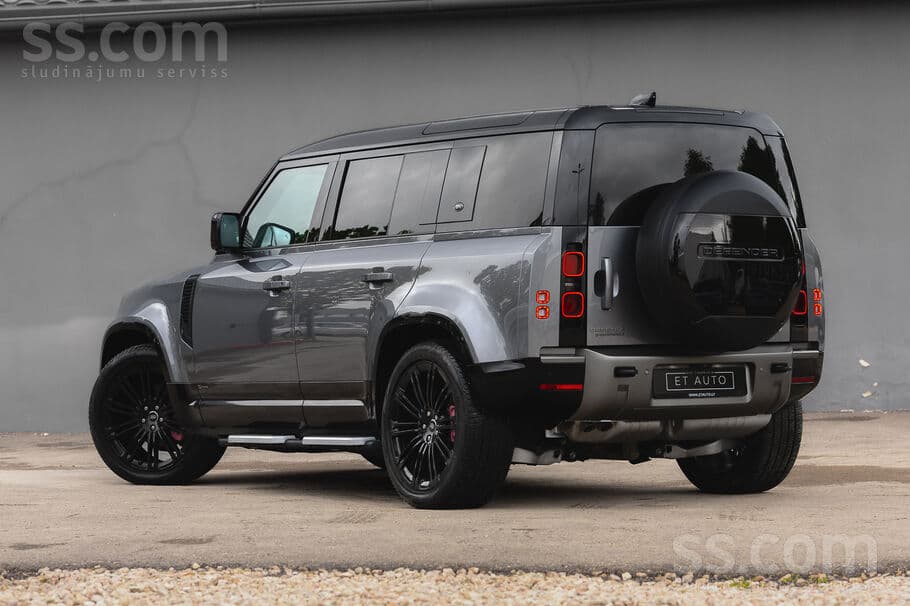 Land Rover Defender (2021) — 7/20