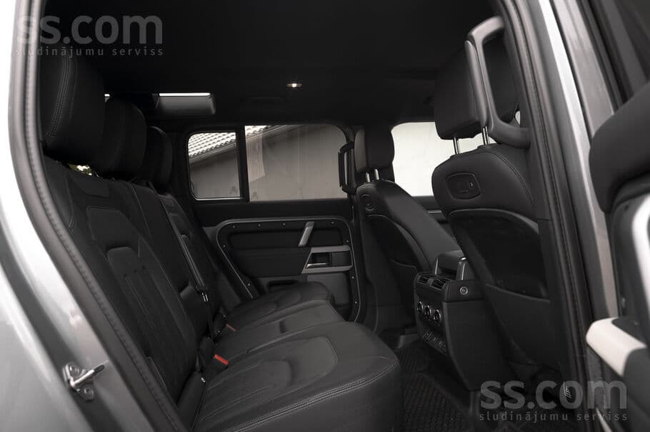 Land Rover Defender (2021) — 11/20