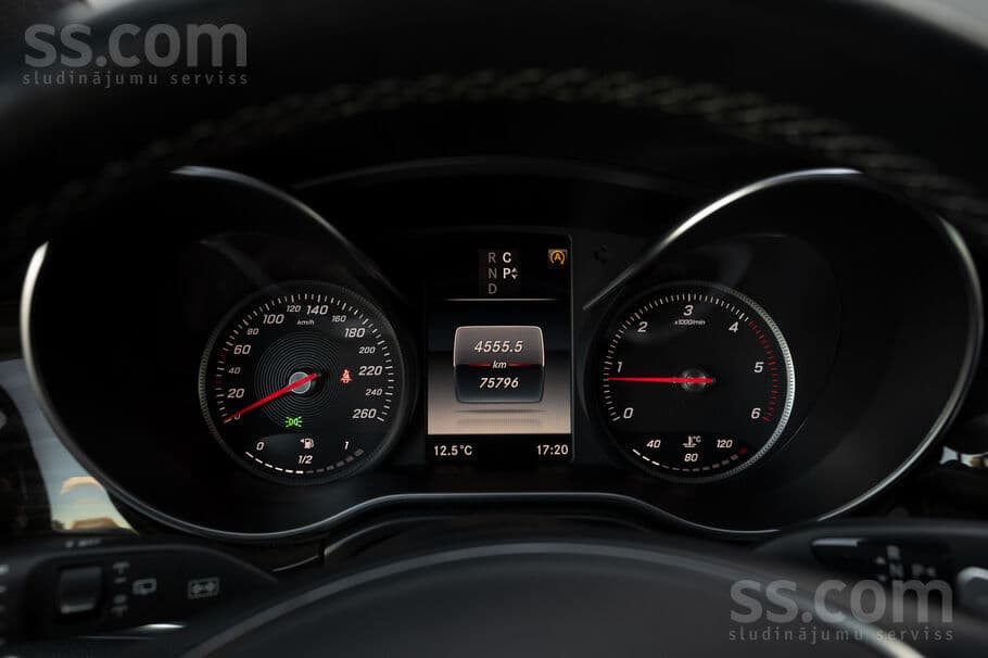 Mercedes-Benz V250 (2017) — 16/20