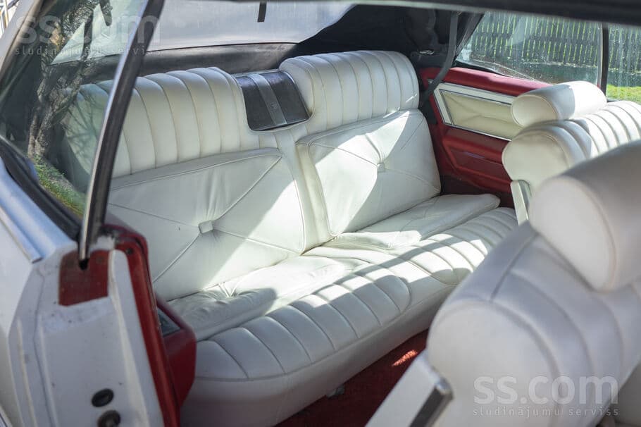 Lincoln Town Car (1979) — 6/16