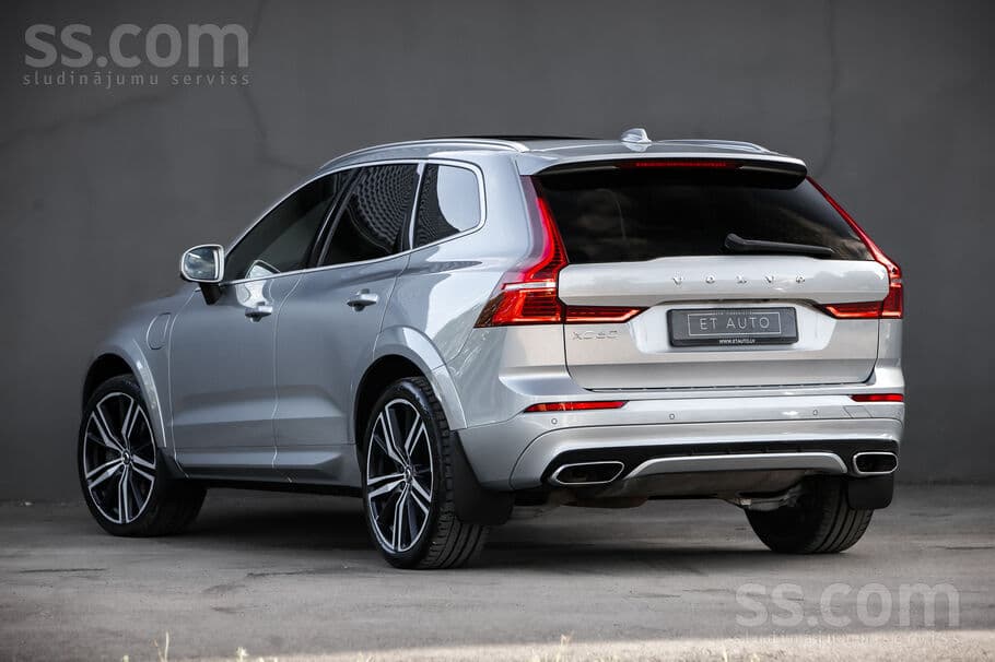 Volvo XC 60 (2018) — 8/20