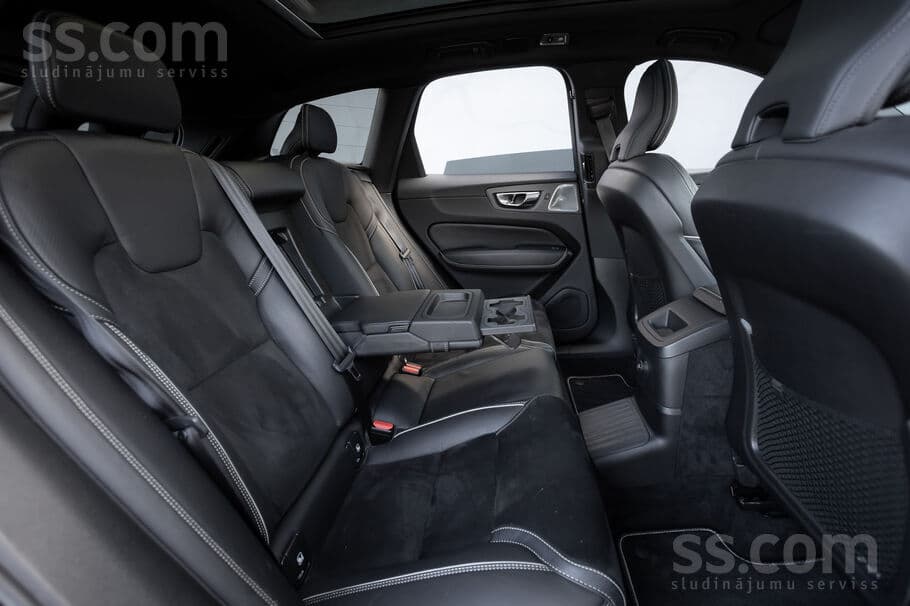 Volvo XC 60 (2018) — 14/20