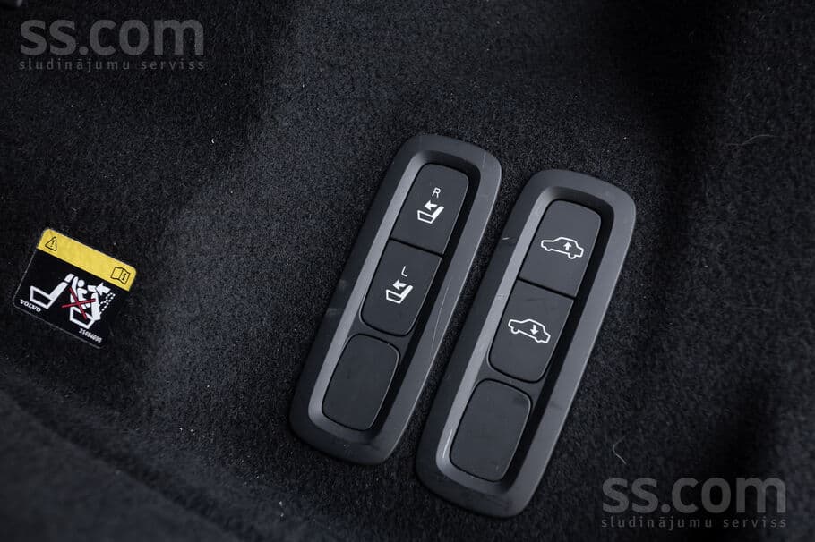 Volvo XC 60 (2018) — 15/20