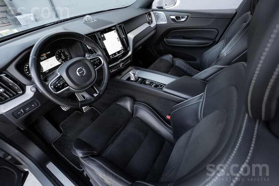 Volvo XC 60 (2018) — 16/20