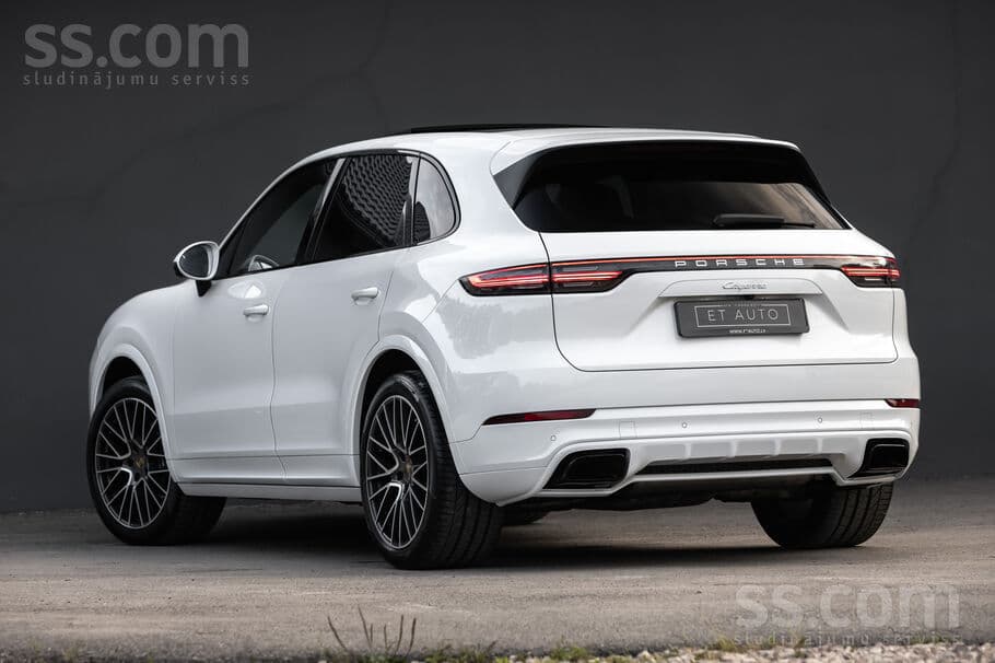 Porsche Cayenne (2018) — 10/20
