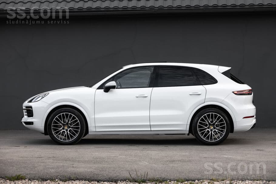 Porsche Cayenne (2018) — 12/20