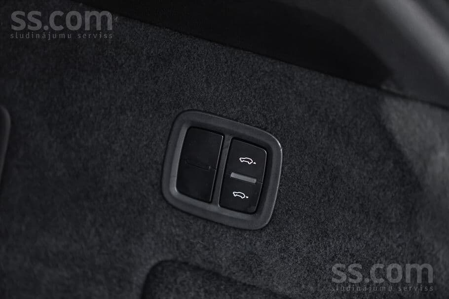 Porsche Cayenne (2018) — 13/20