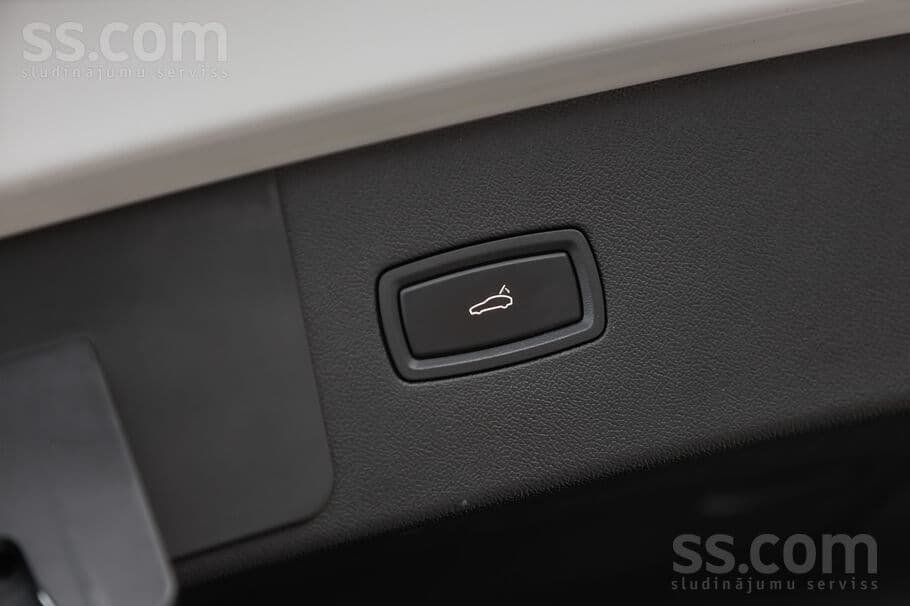 Porsche Cayenne (2018) — 14/20