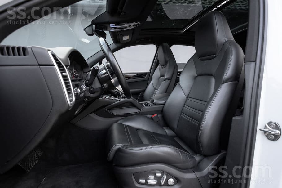 Porsche Cayenne (2018) — 20/20