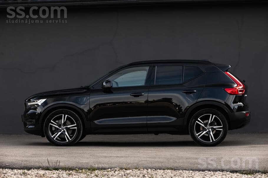 Volvo XC 40 (2021) — 11/20