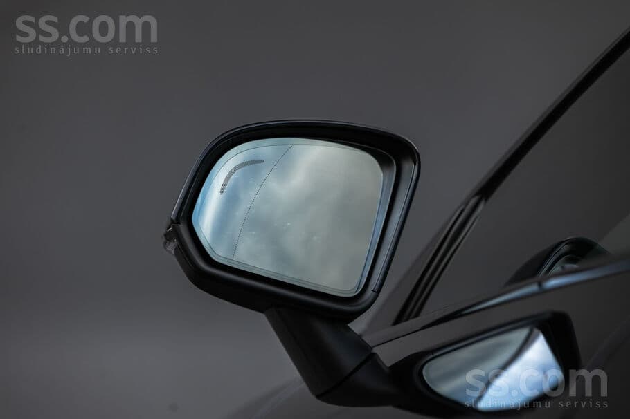 Volvo XC 40 (2021) — 12/20
