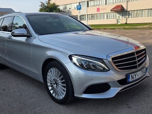 Mercedes-Benz C220 (2017) — 1/18
