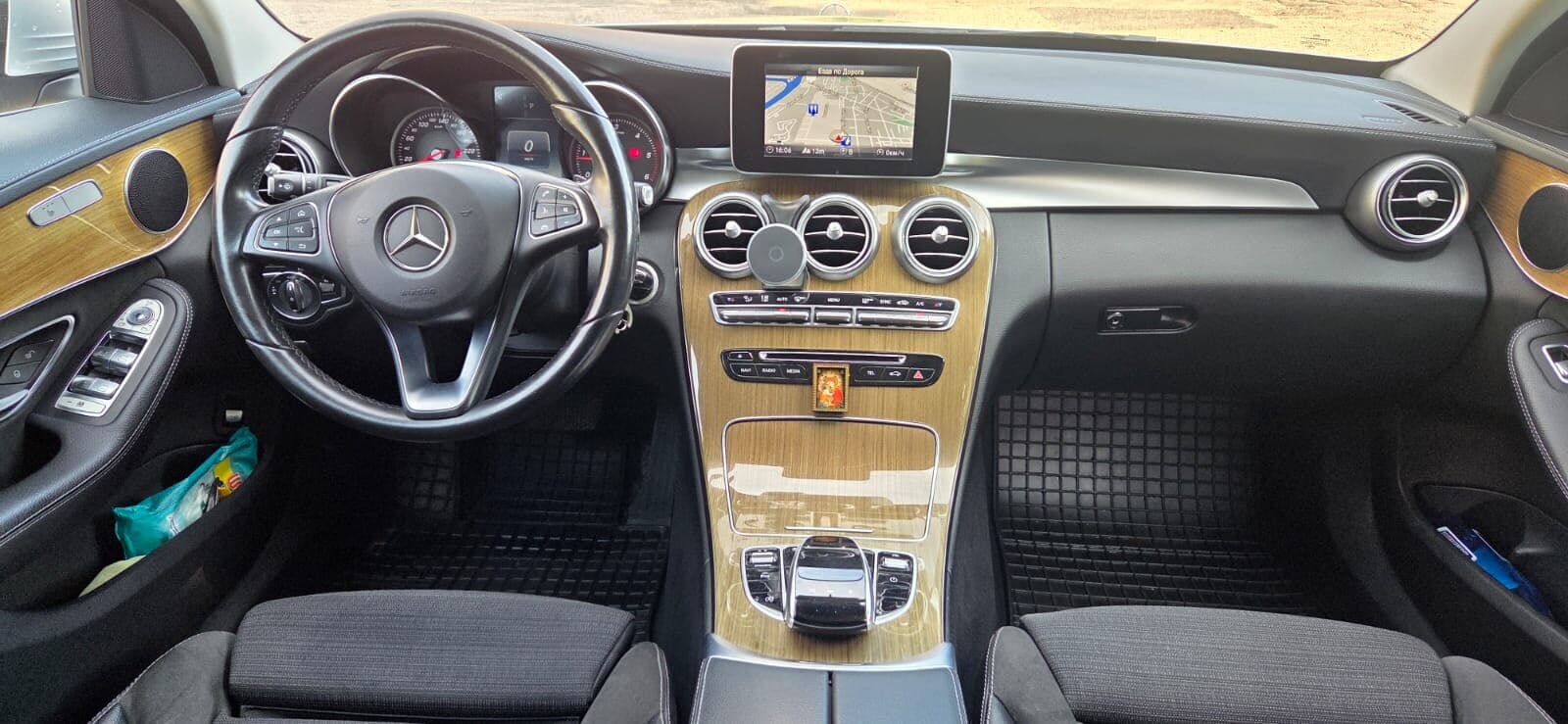 Mercedes-Benz C220 (2017) — 10/18
