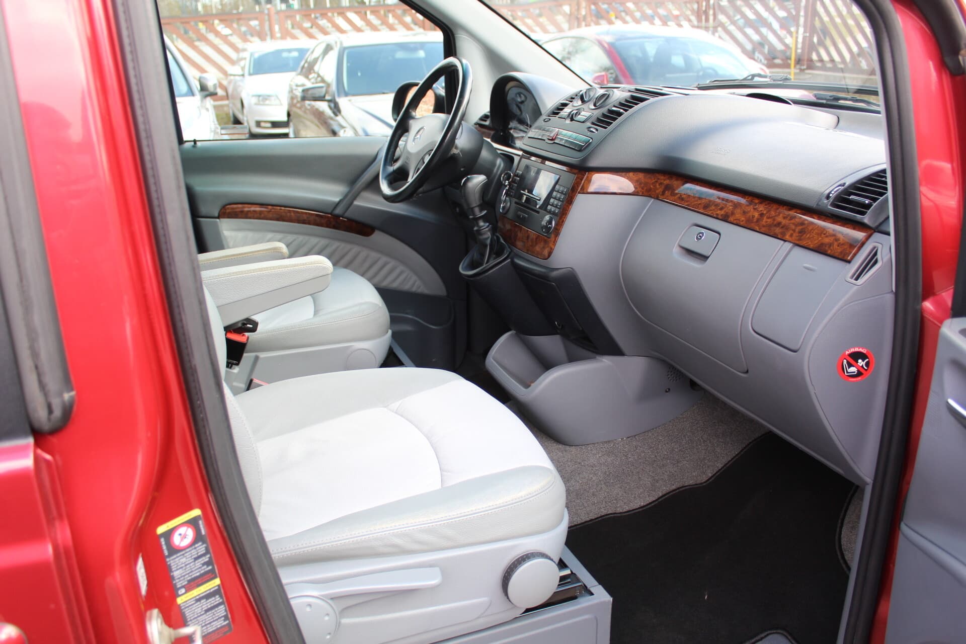 Mercedes-Benz Viano (2008) — 9/24