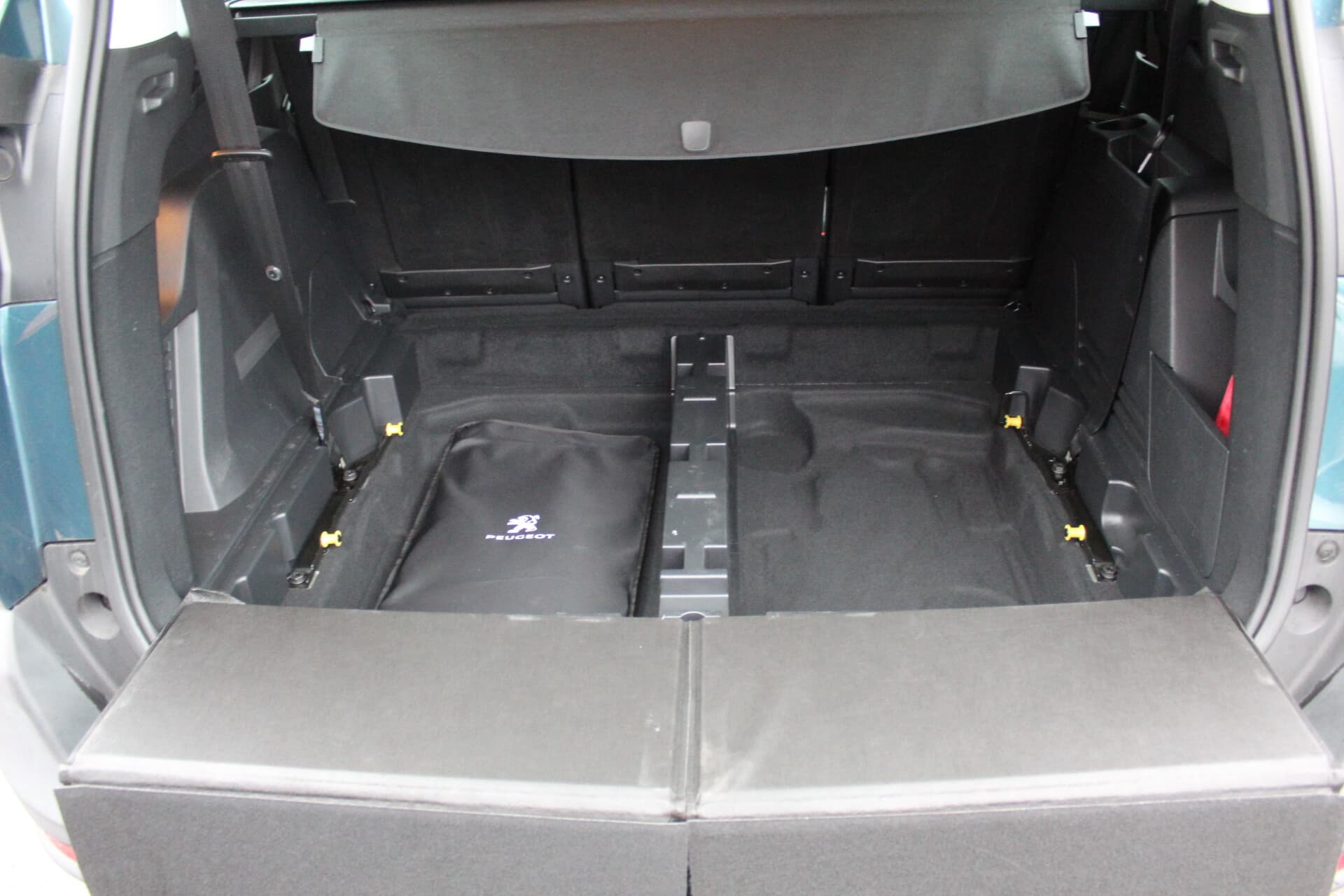 Peugeot 5008 (2018) — 6/16