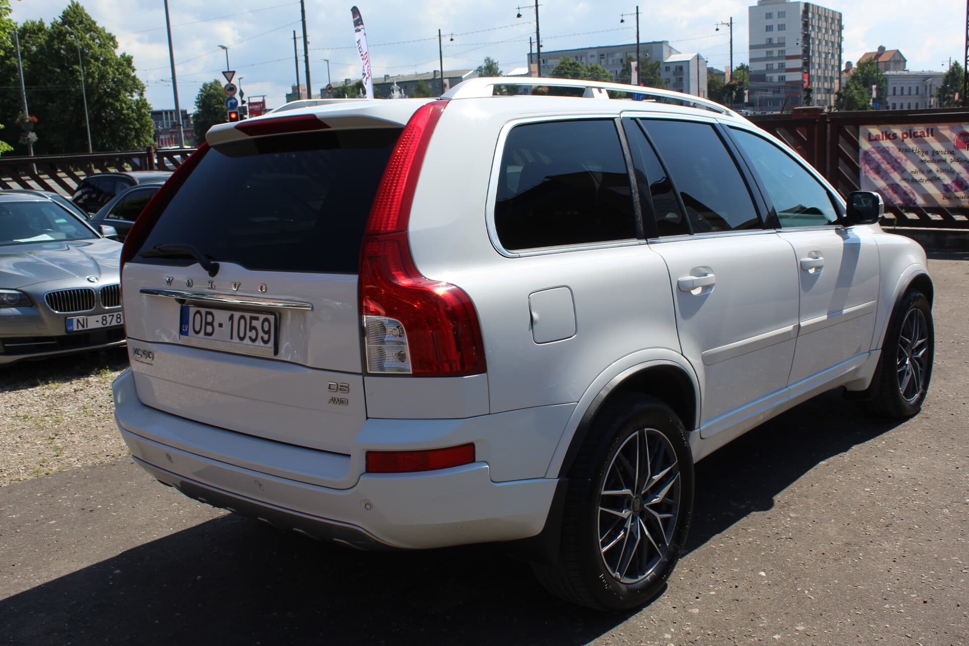 Volvo XC 90 (2013) — 4/16